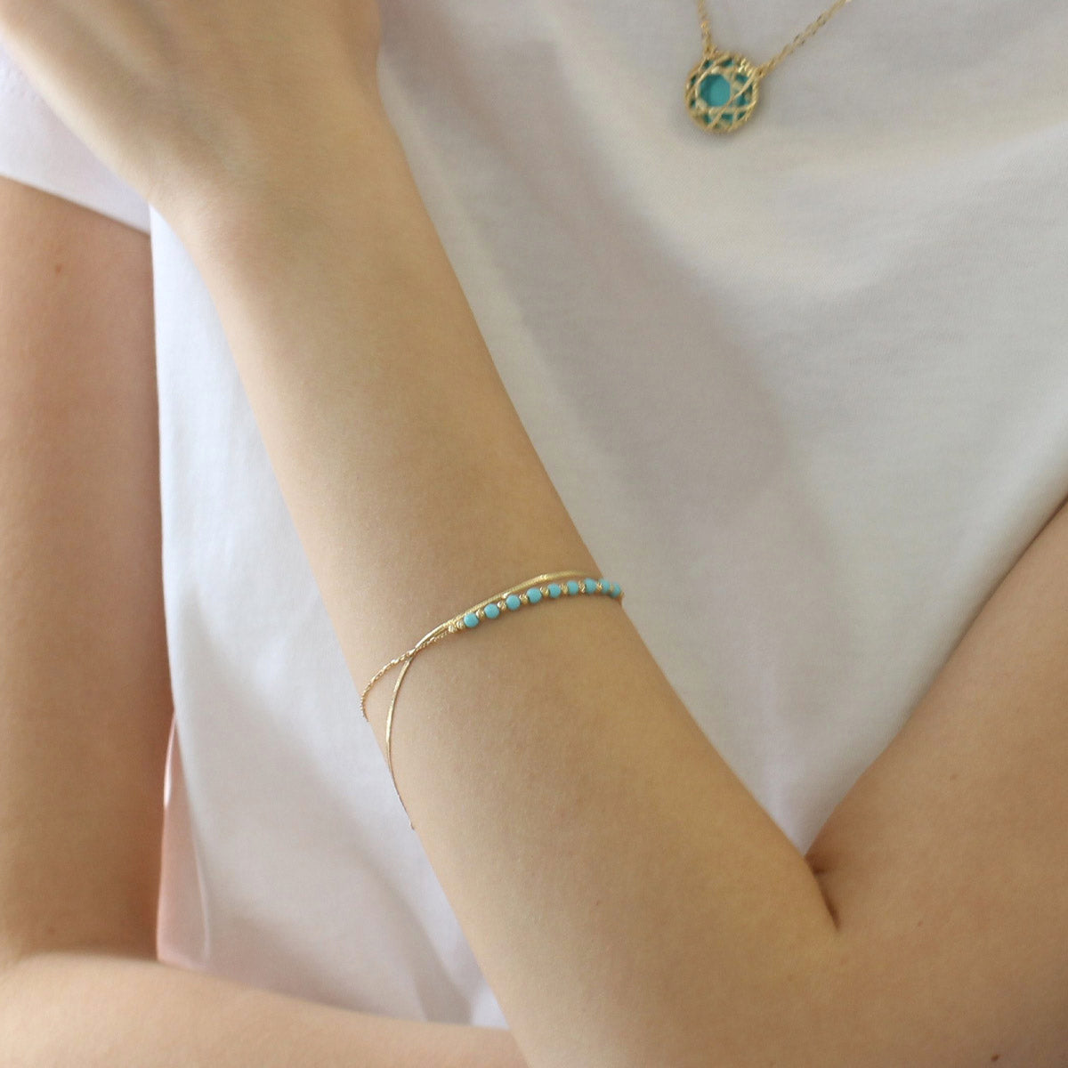 18ct Solid Gold Turquoise Bead Bracelet