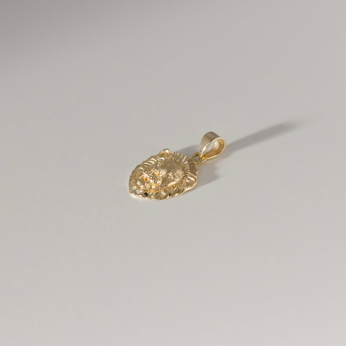 18ct Gold Lion Pendant