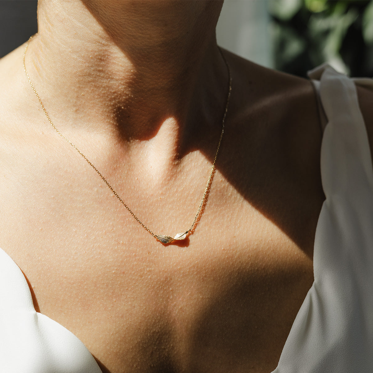 18ct Solid Yellow Gold Feather Necklace