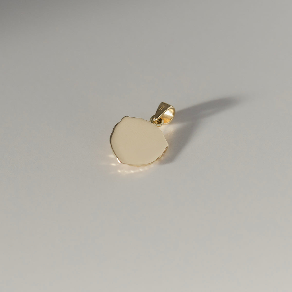 18ct Gold Lion Pendant