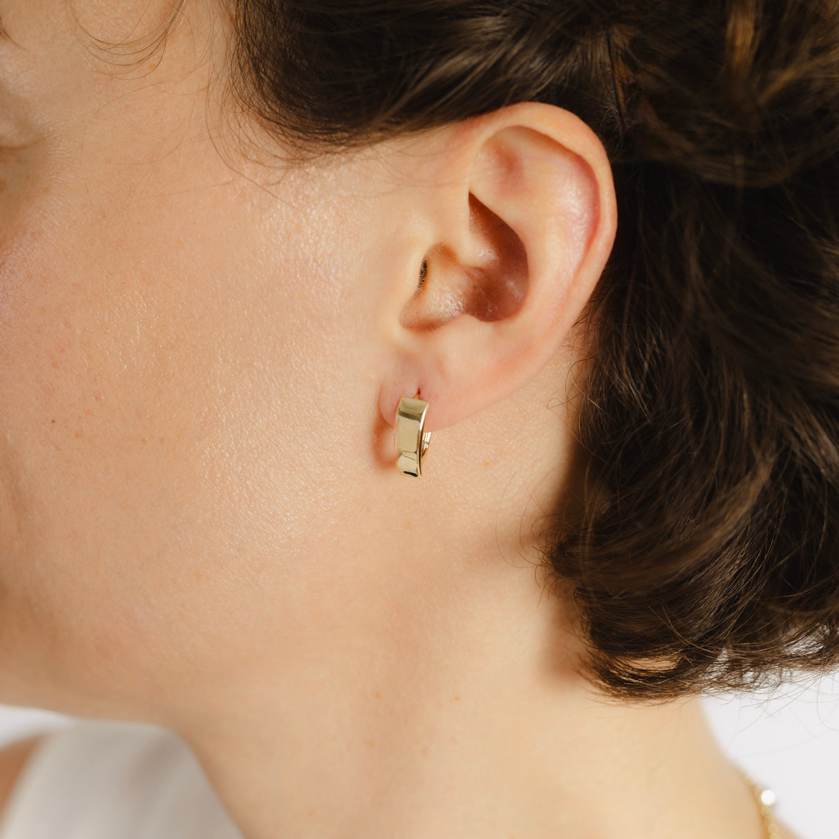 18ct Yellow Gold Chunky Lever Back Earrings