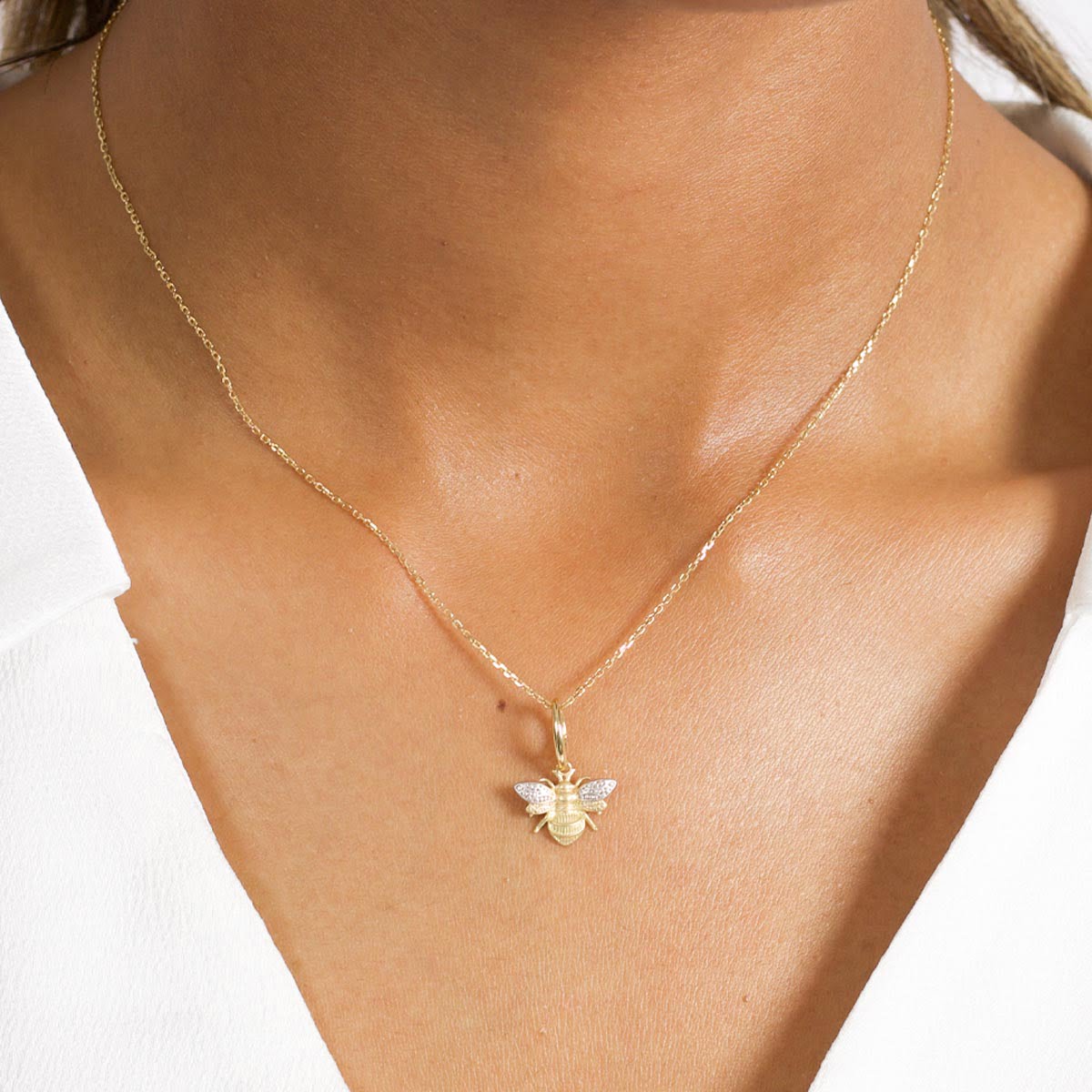 18ct Fine Yellow Gold Bee Pendant Charm