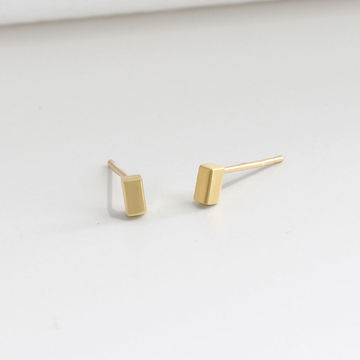 18ct Solid Gold T Bar Stud Earrings for Girls