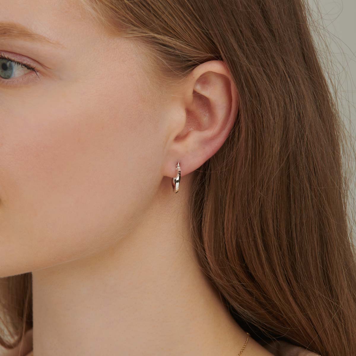 18ct White Creole Gold Hoop Earrings