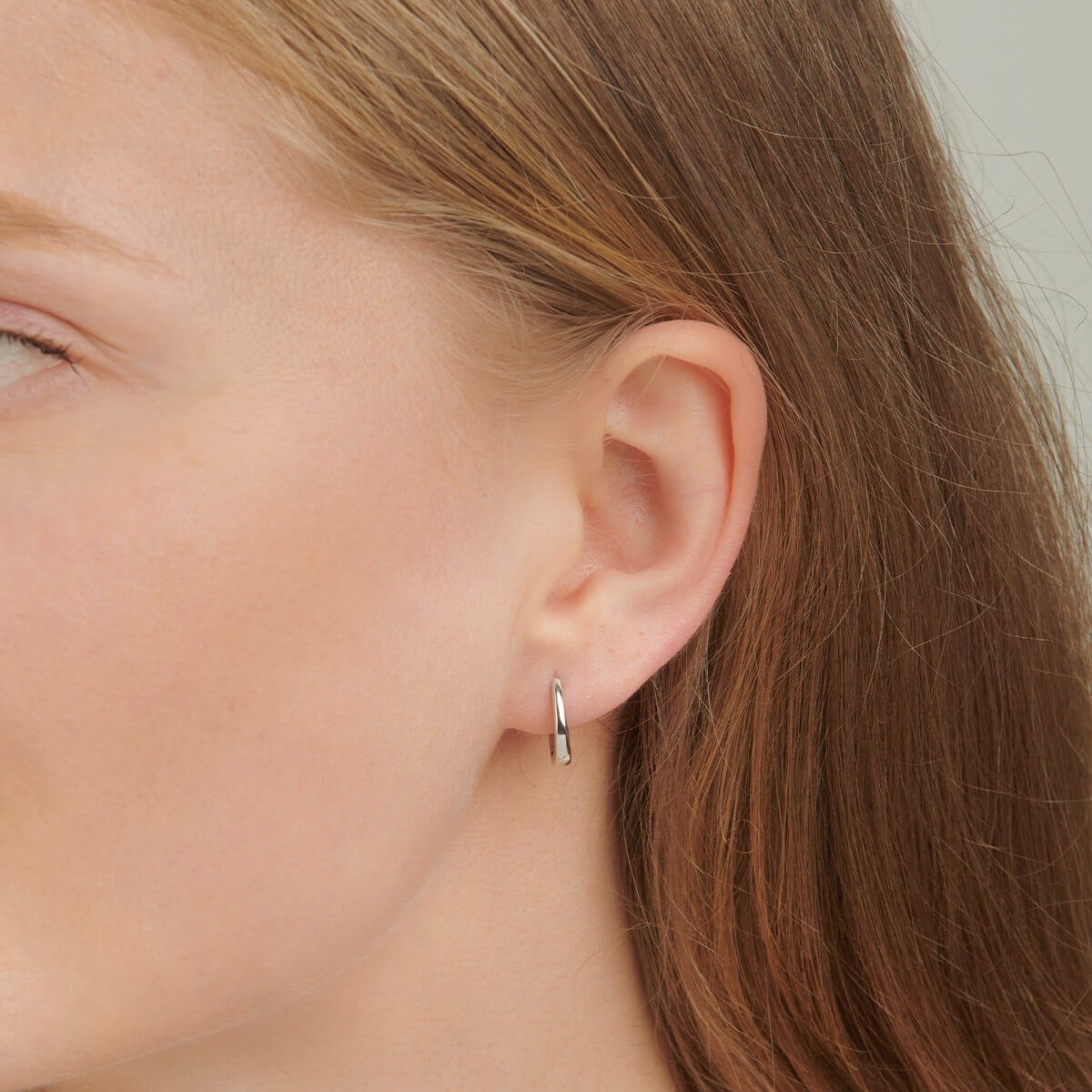 18ct White Gold Small Thin Hoop Earrings