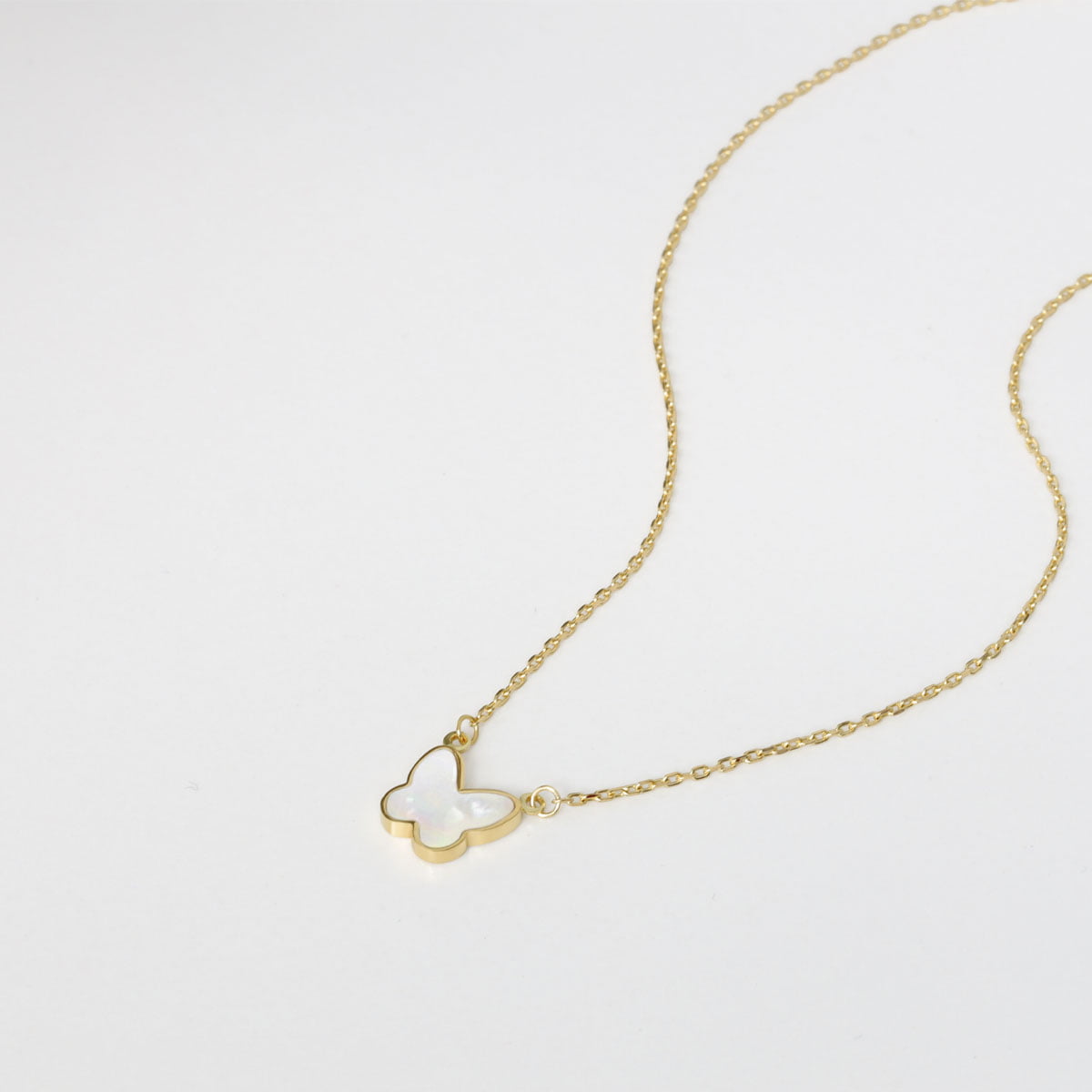 18ct Yellow Gold Butterfly Charm Chain Necklace