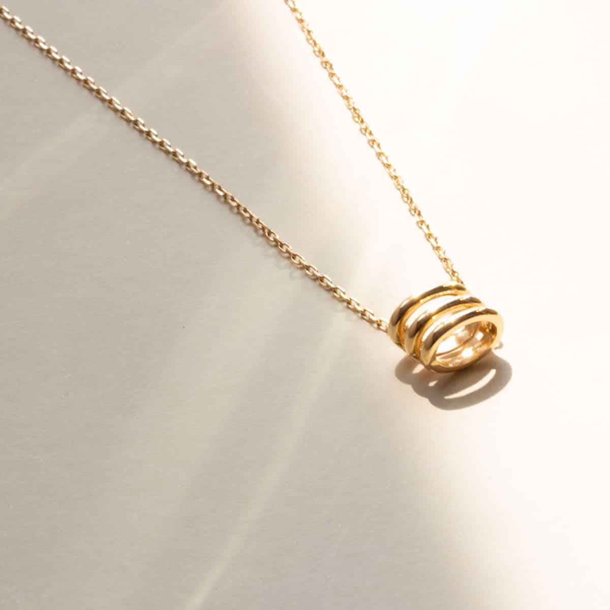 18ct Yellow Gold HoneyComb Pendant Necklace Auric Jewellery