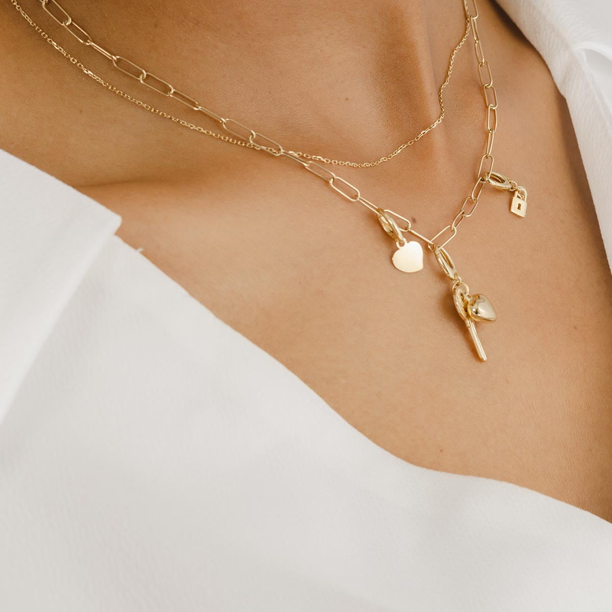 18ct Yellow Gold Mini Heart Tag Charm Pendant.
