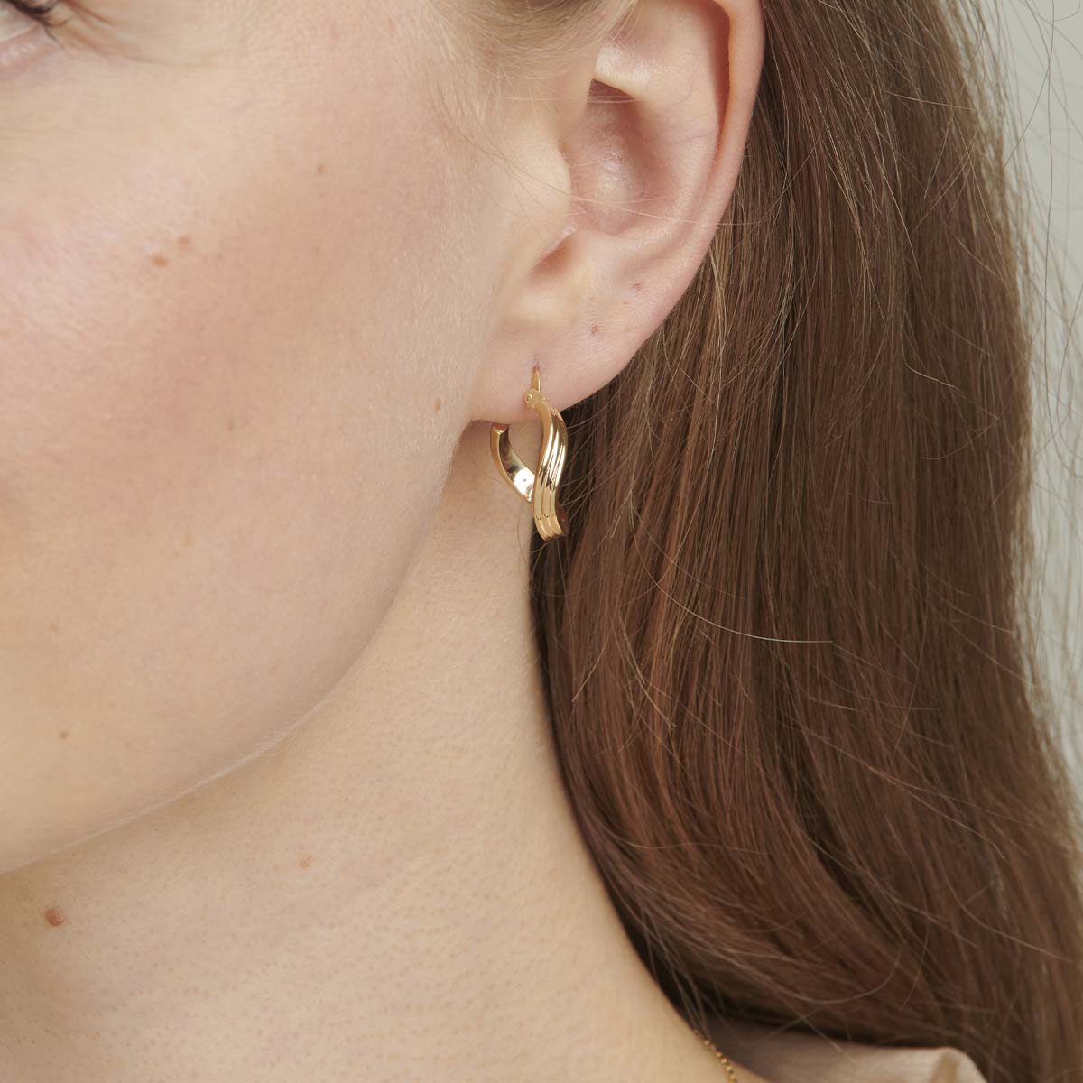 Medium Gold Hoop Earrings in 18ct Solid Gold