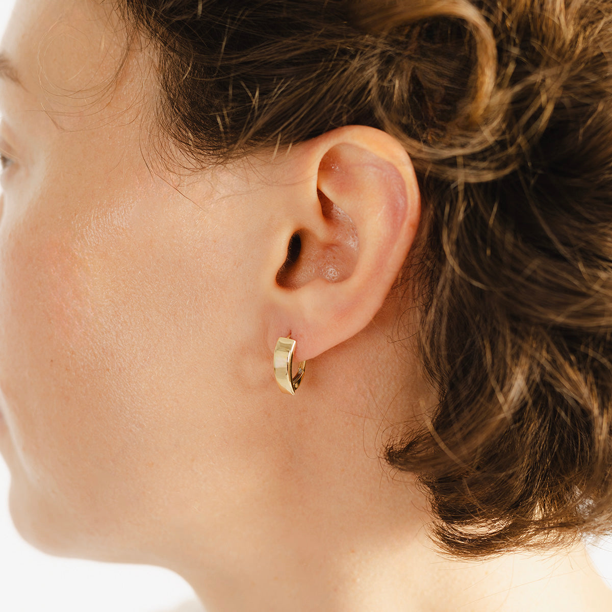 18ct Yellow Gold Chunky Lever Back Earrings