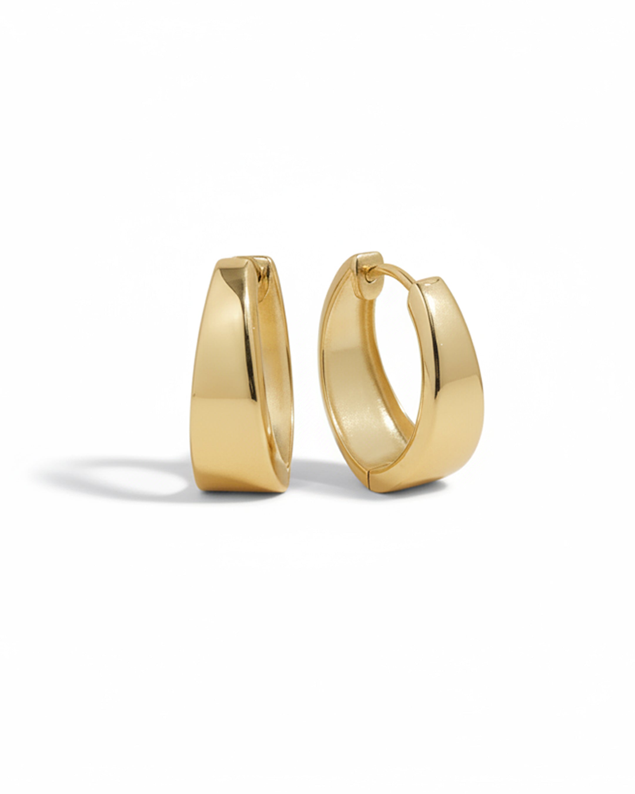 18ct Chunky Curved Gold Hoop Earrings