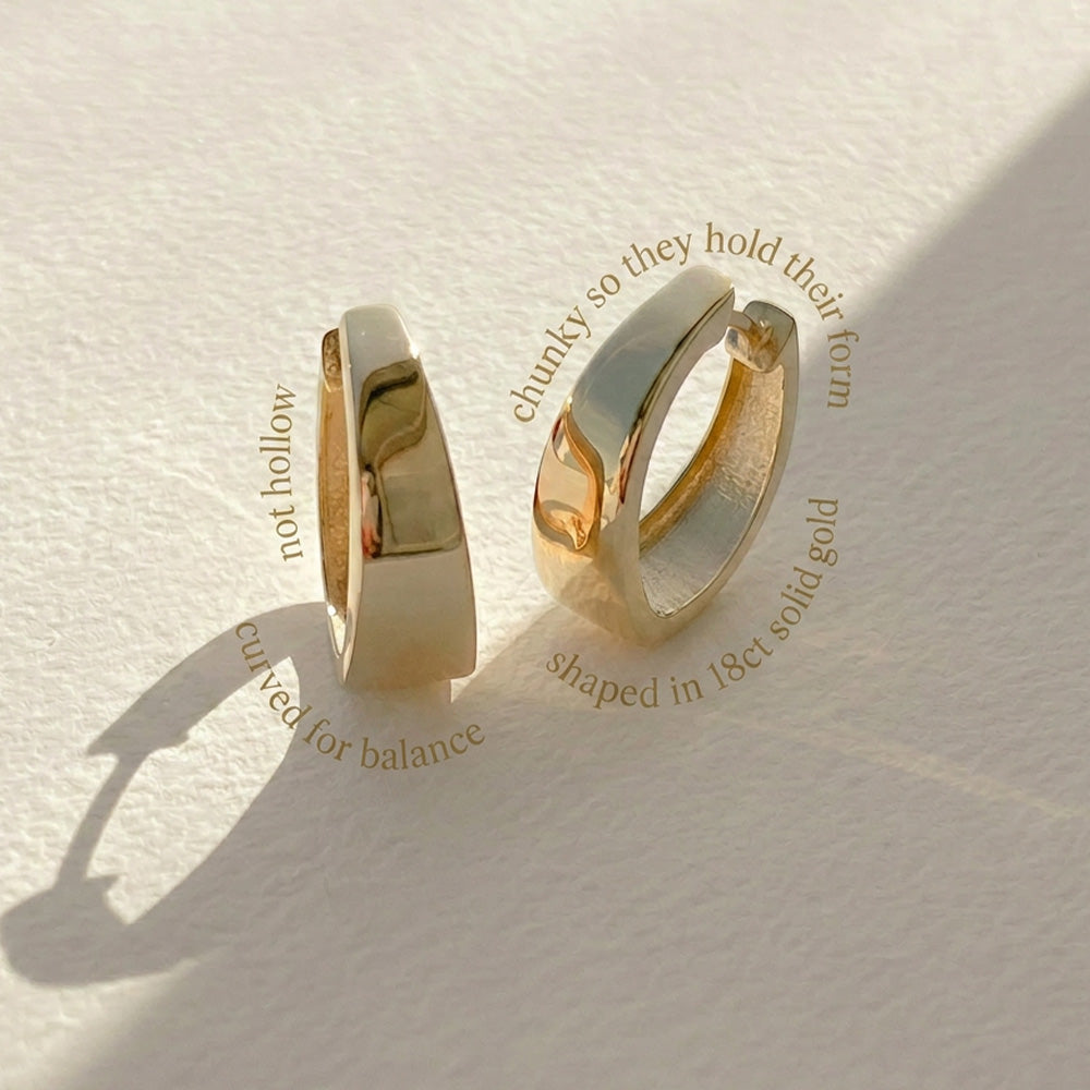 18ct Chunky Curved Gold Hoop Earrings