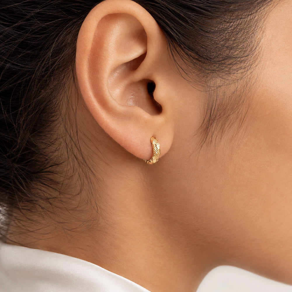 18ct Solid Gold Criss Huggies Hoop Earrings