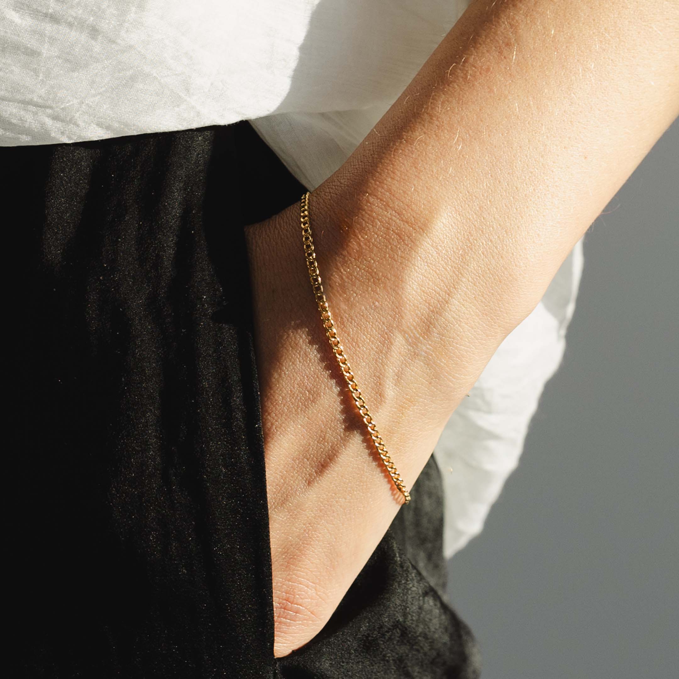 18ct Solid gold Curb Bracelet