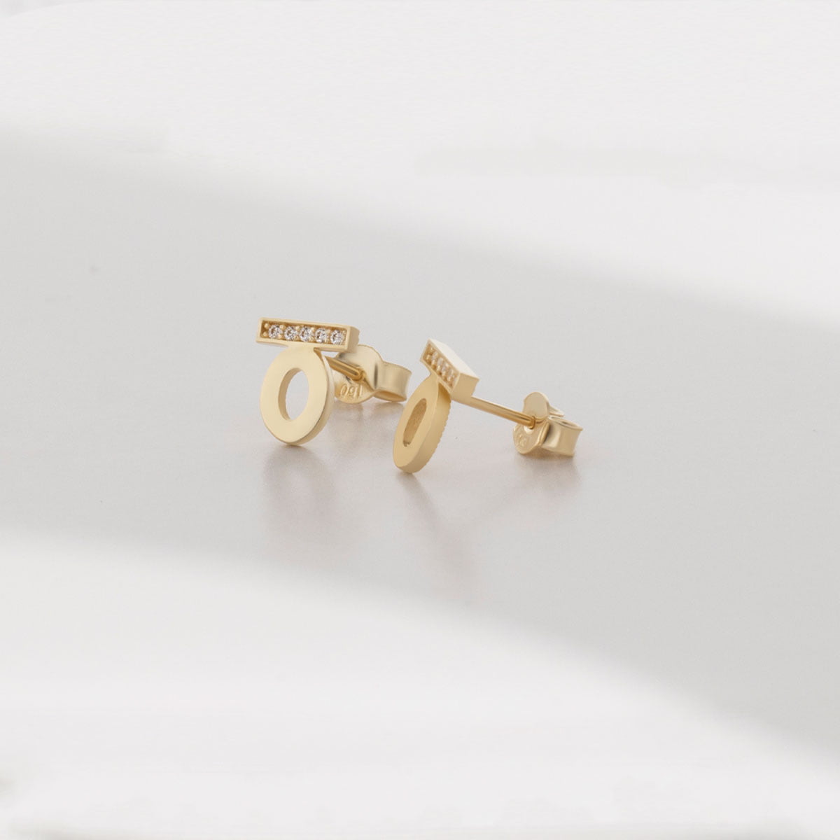18ct Gold Stud Earrings for Women