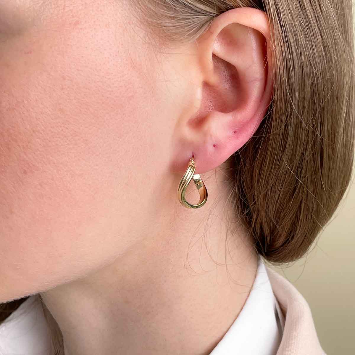 18ct Yellow Gold Medium Hoops