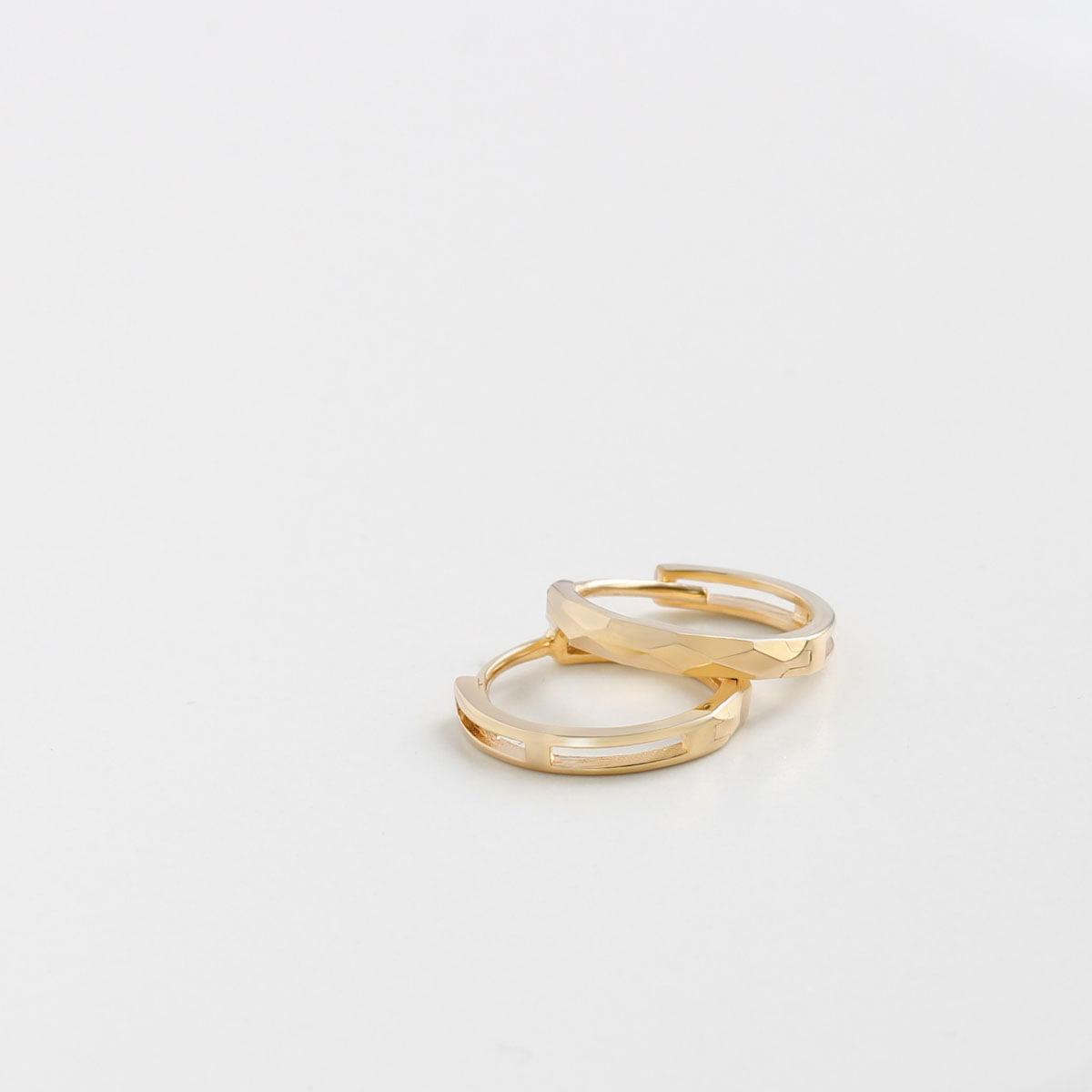 18ct Yellow Gold 12mm Helix Hoop Earrings