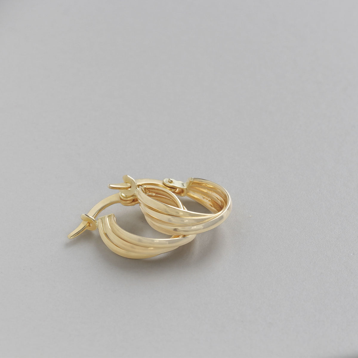 18ct Yellow Gold 13mm Swivel Hoop Earrings