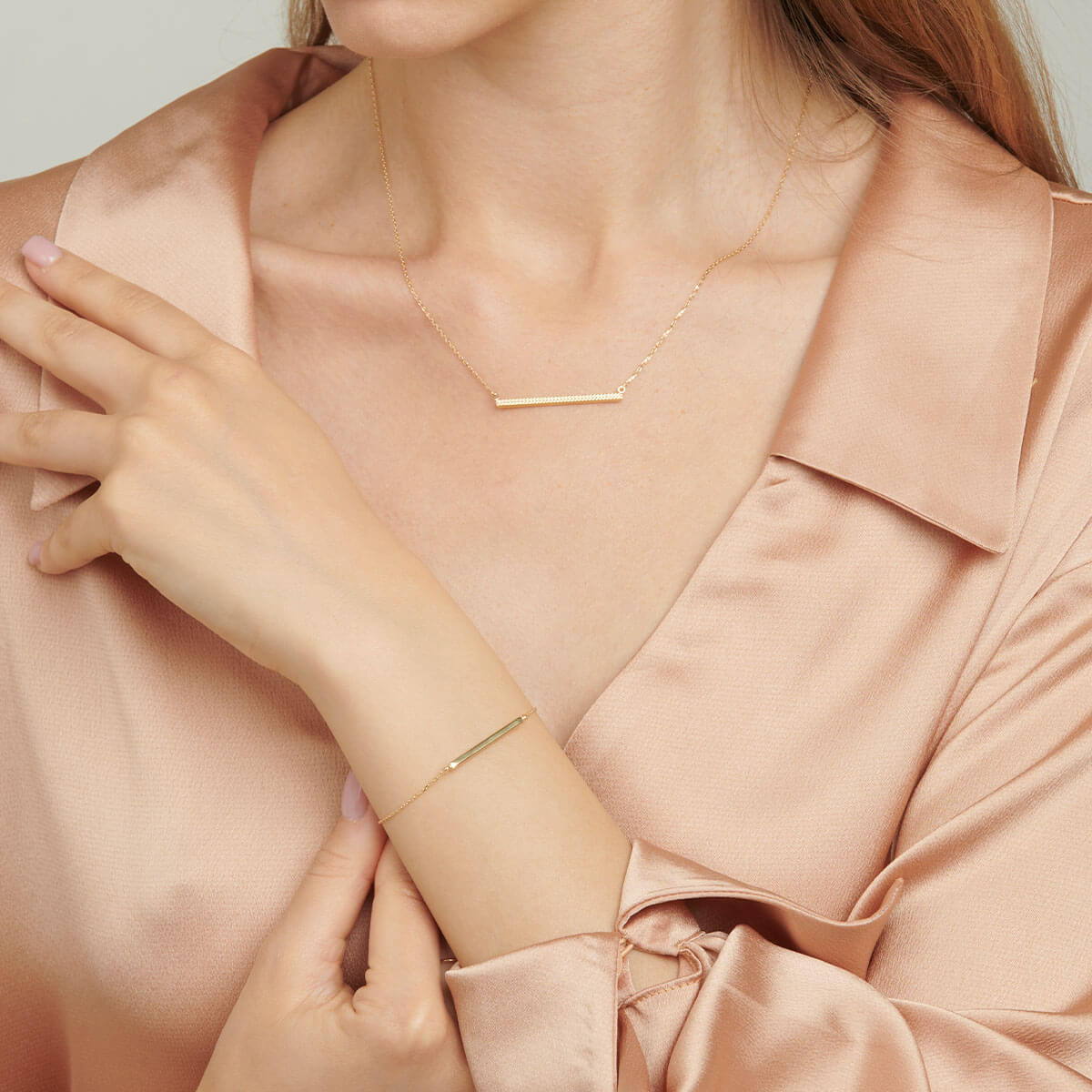18ct Yellow Gold Midi Gold T Bar Necklace for Women 