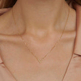 18ct solid gold v necklace with pendant 18inch chain