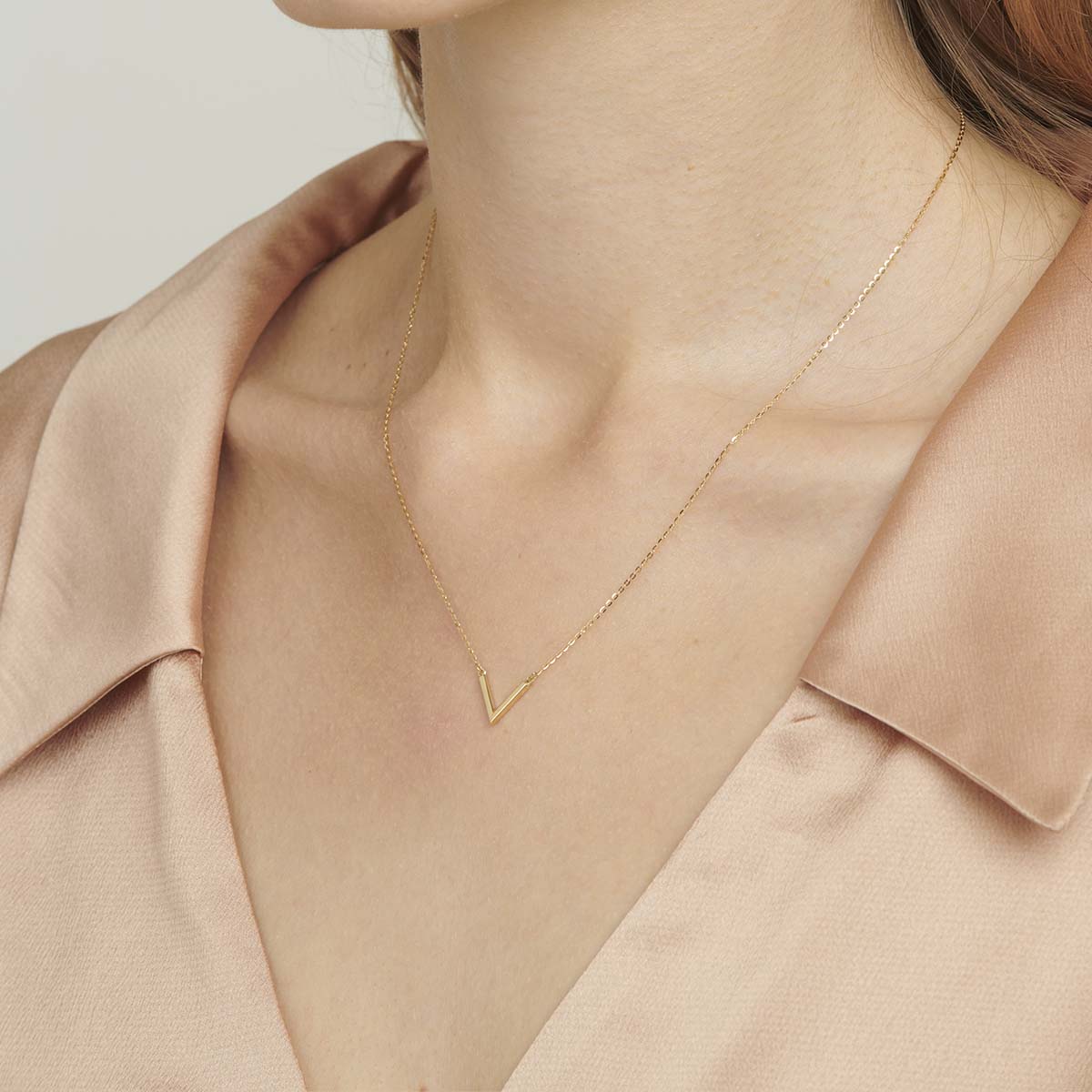 18k Gold V Necklace for women