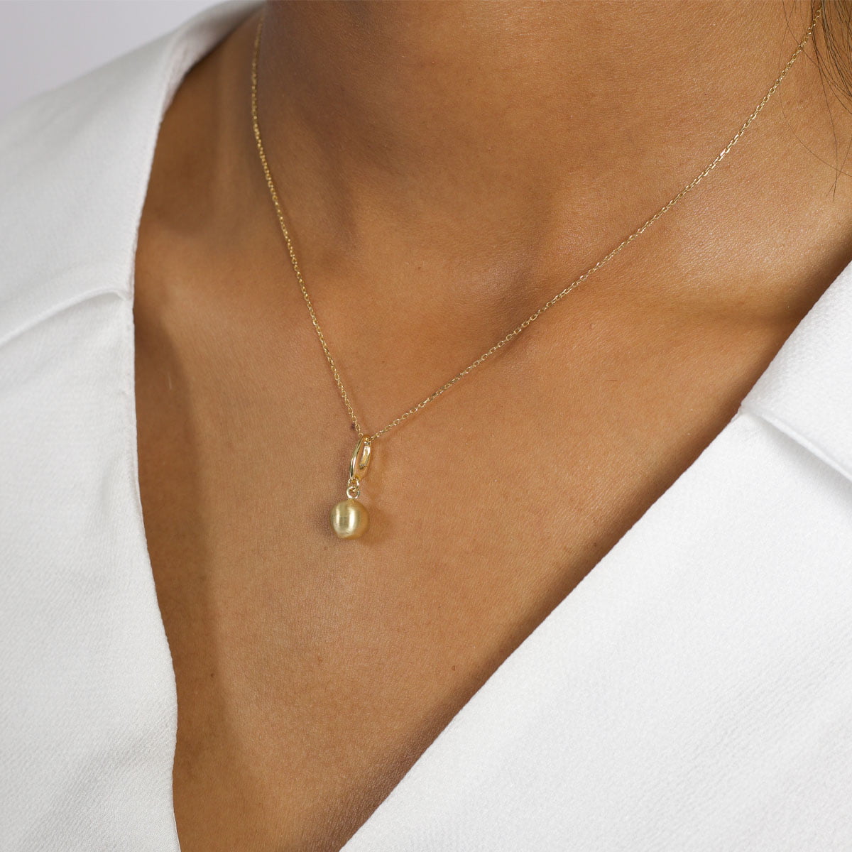 Fine 18ct Yellow Gold Ball Pendant Charm Necklace for Women