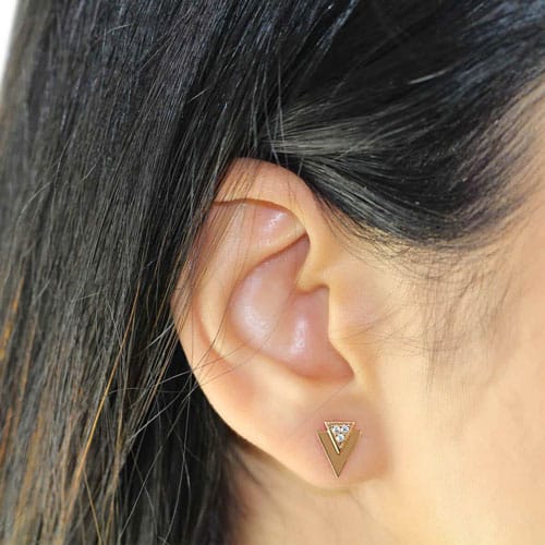 gia-triangle-18ct-rose-gold-stud-earrings close up