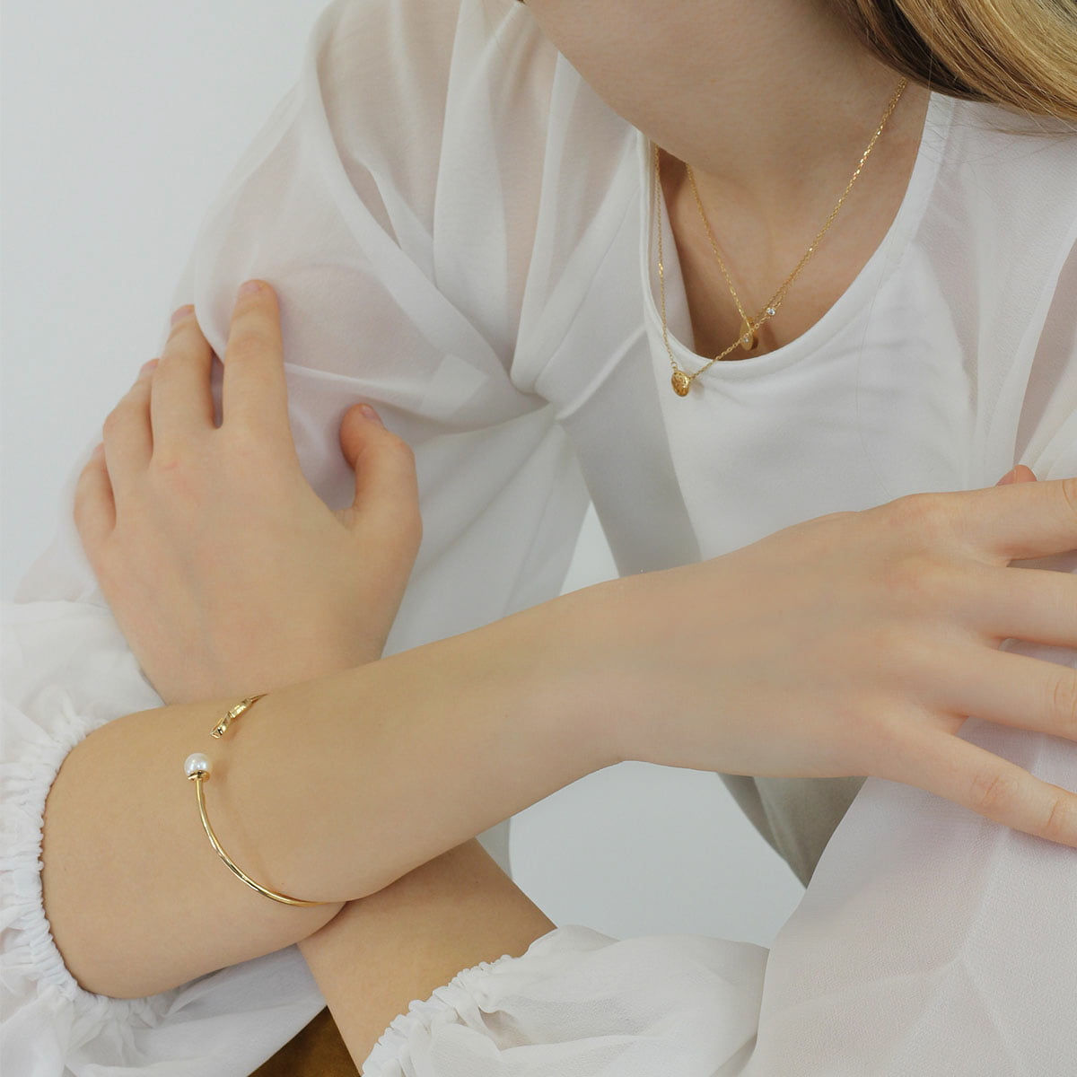 gold infinity bracelet